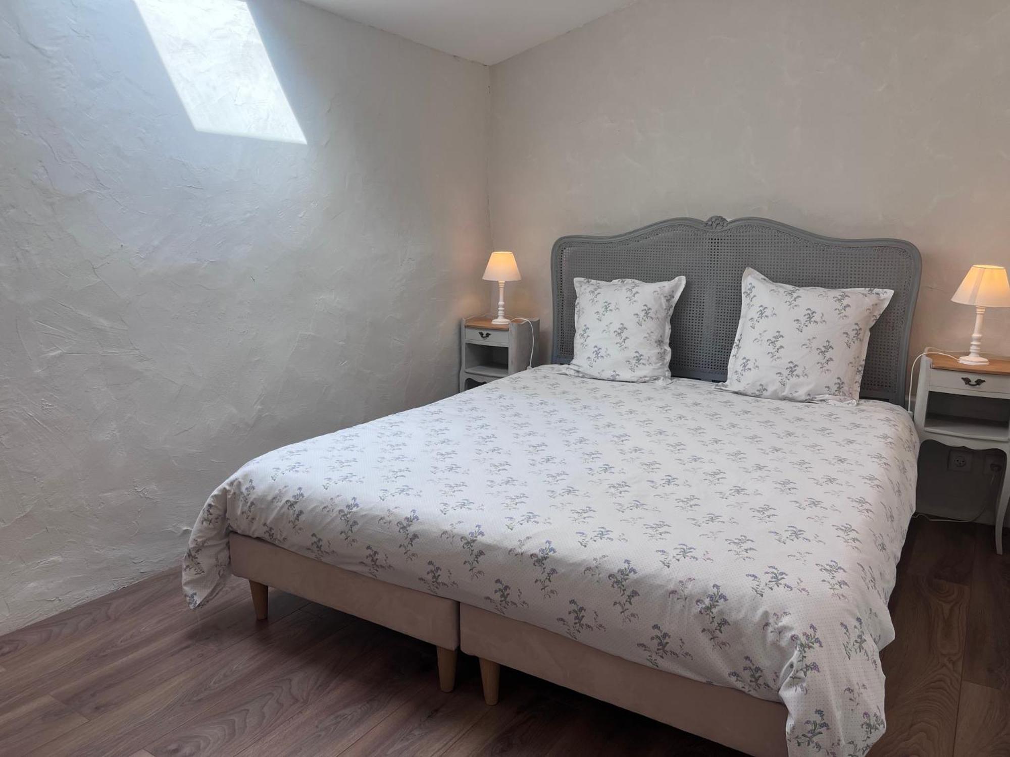 Mas Picagnol Apartment Oms Bagian luar foto