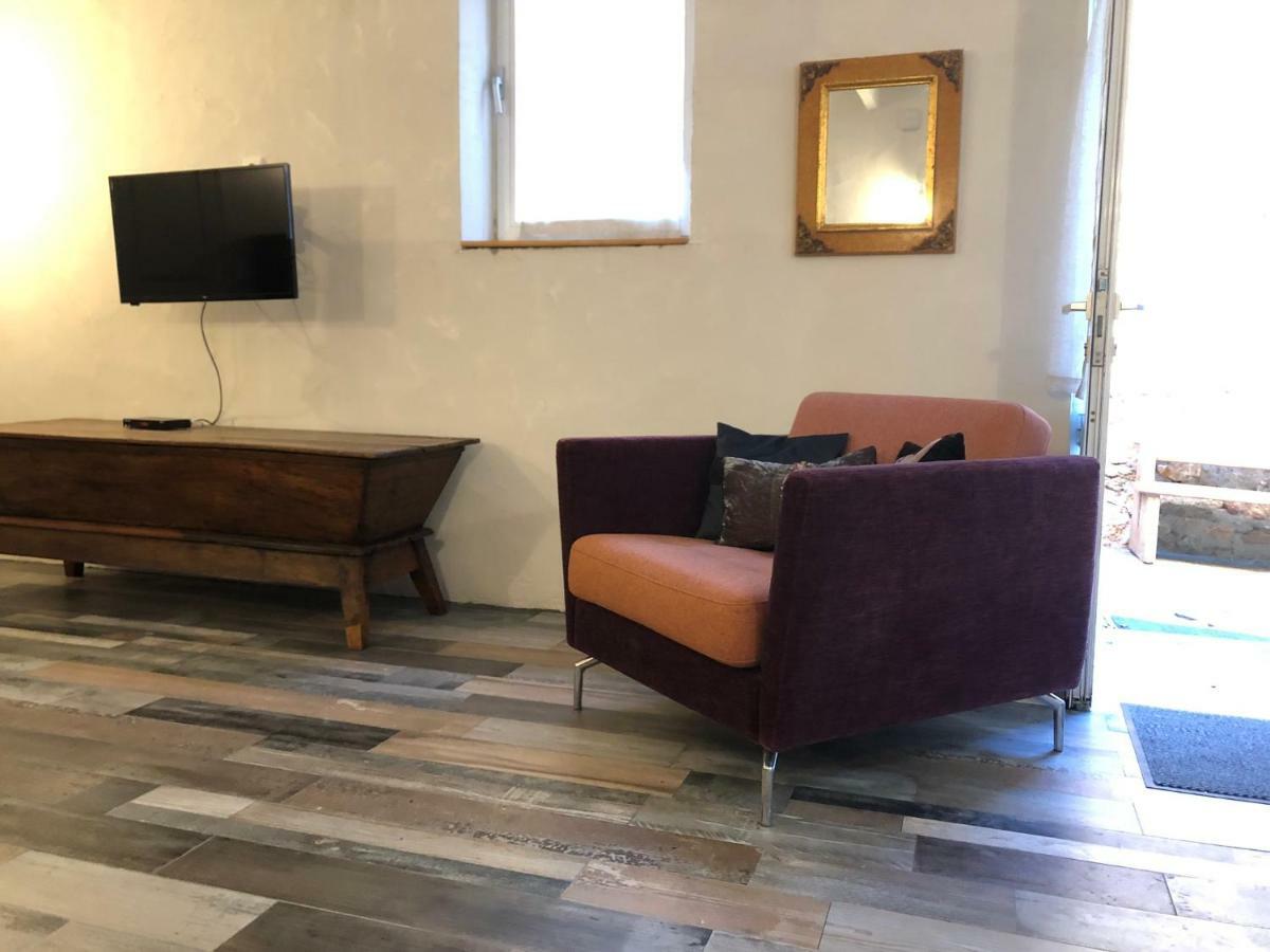 Mas Picagnol Apartment Oms Bagian luar foto